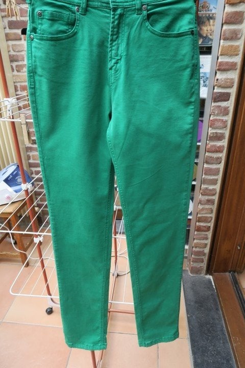 Broek groen Cimarron mt 27 (mt 36), Kleding | Dames, Broeken en Pantalons, Nieuw, Ophalen of Verzenden, Cimarron, Maat 36 (S)