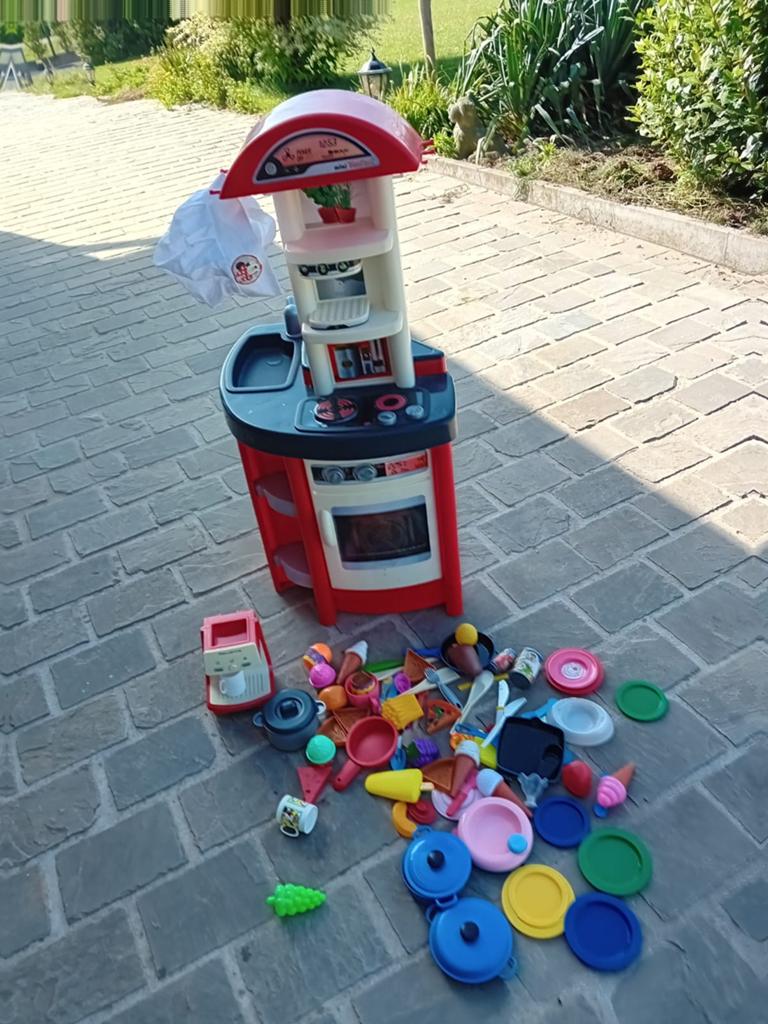 Speelgoed keuken mer benodigdteden, Ophalen