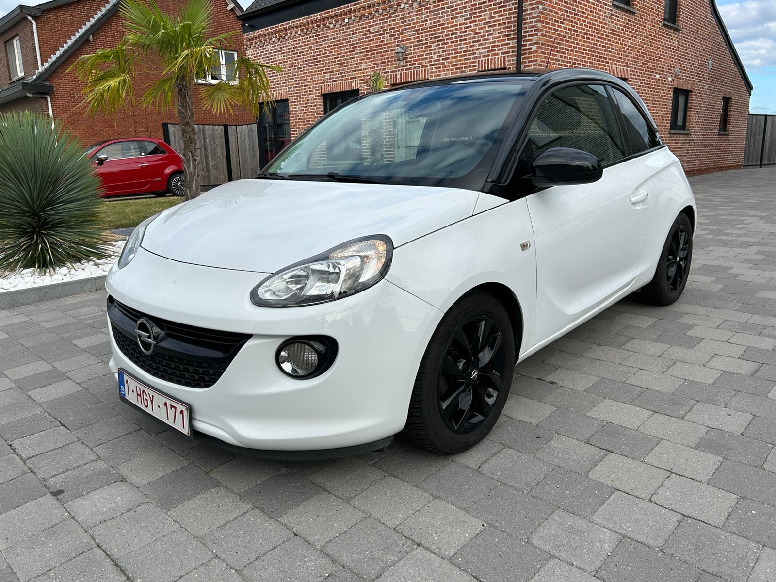 Opel Adam 1.2 16v 2016 met 84.433km !, Autos, Opel, Euro 6, Boîte manuelle, Noir, Vitres électriques