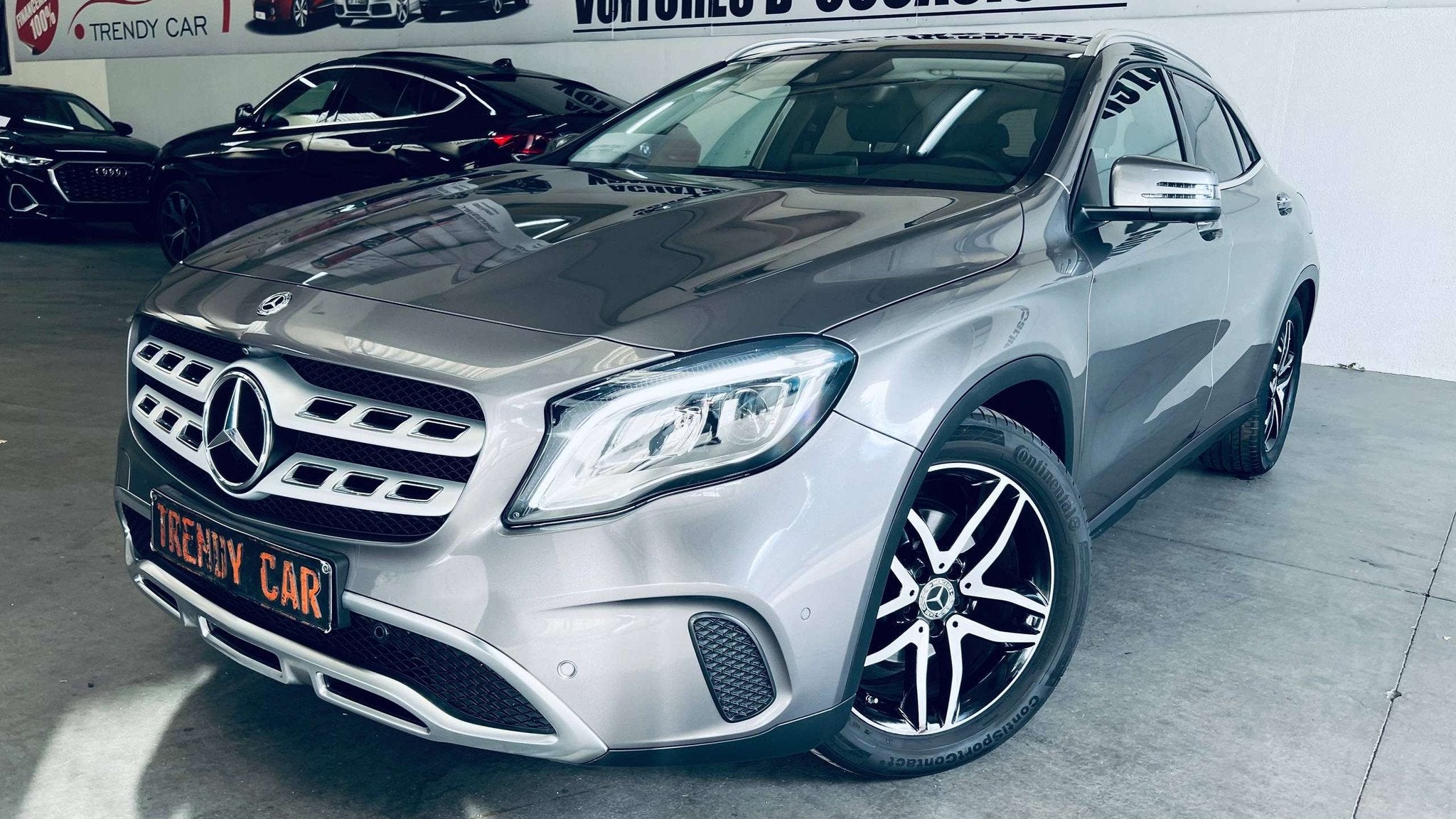 Mercedes-Benz GLA 180 AUTOMATIC+NAVI+PANO+CAMERA+HIFI+CARNET, Autos, Argent ou Gris, Achat, https://public.car-pass.be/vhr/0736aa10-397a-4eb1-a249-1a8db082284e