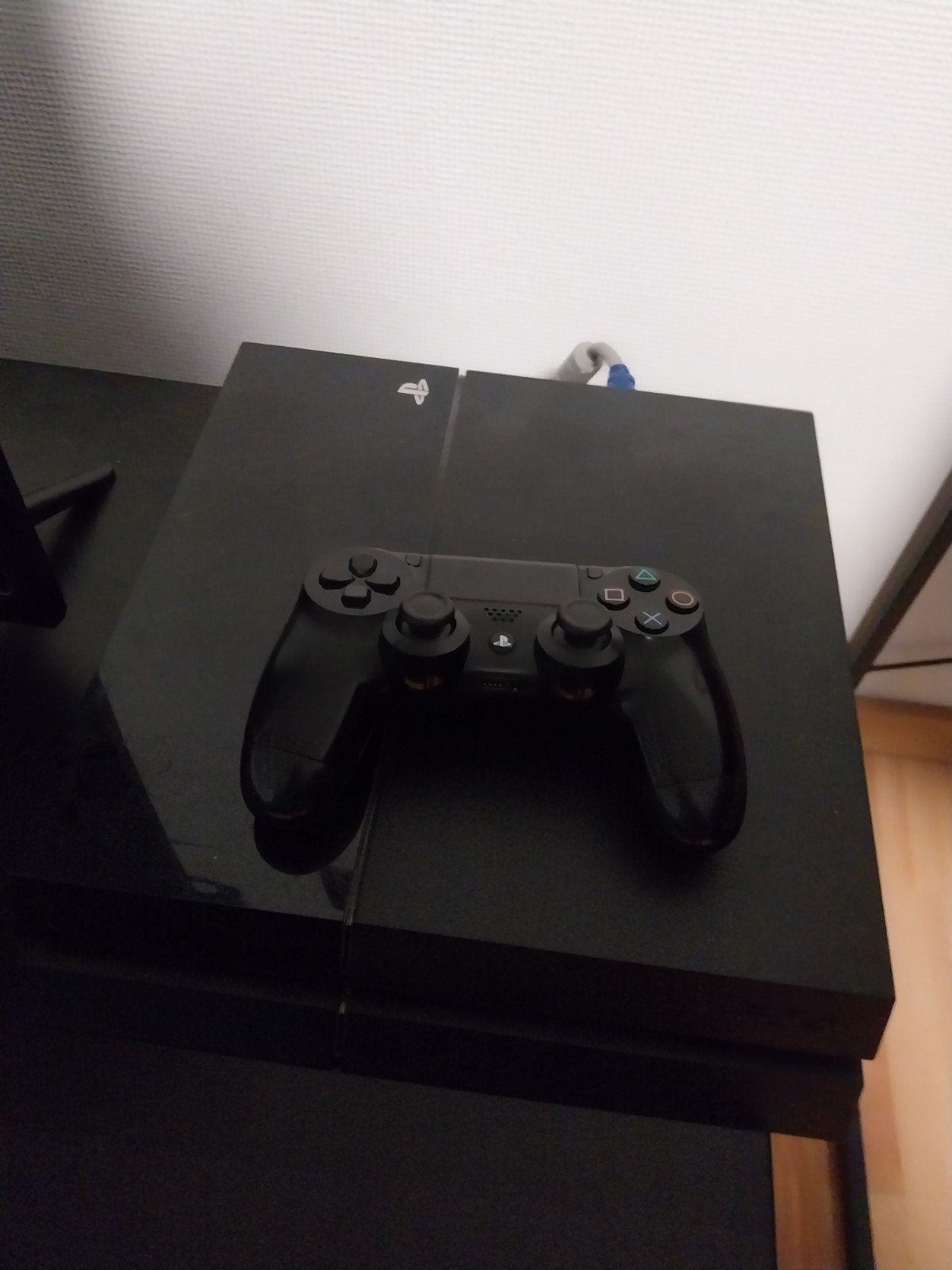 Playstation 4 + controller, Games en Spelcomputers, Spelcomputers | Sony PlayStation 4, Ophalen