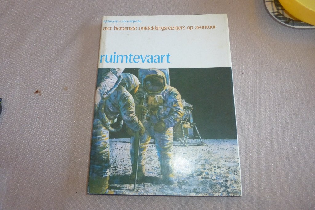 ruimtevaart boek, Ophalen of Verzenden