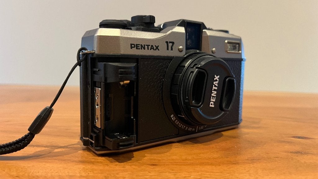 Pentax 17 — 35 mm halfformaat filmcamera, Audio, Tv en Foto, Ophalen of Verzenden, Zo goed als nieuw, Compact, Pentax