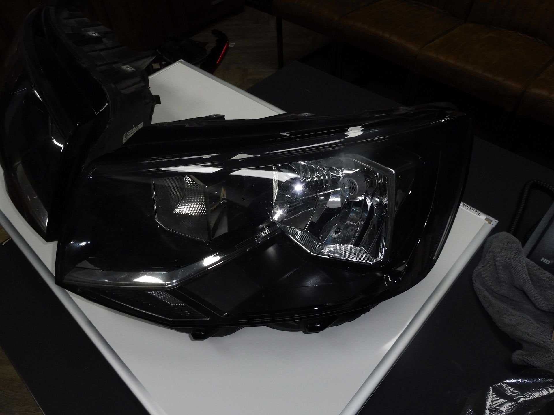 VALEO ORIGINAL PART 046712 Koplamp voor VOLKSWAGEN MULTIVAN,, Volkswagen, -, Utilisé, -