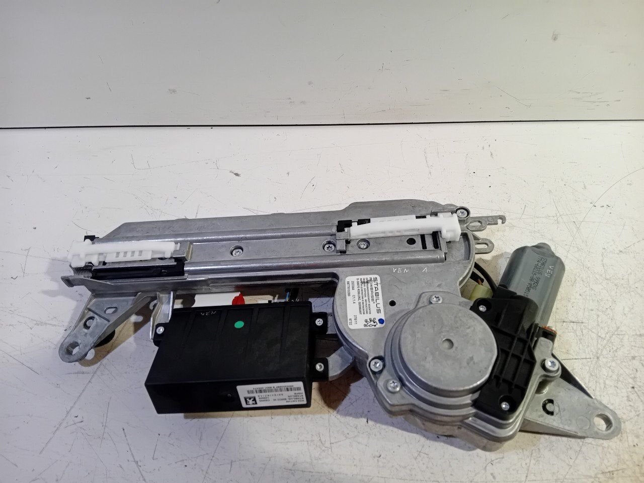 Achterklep motor Peugeot 508, Onderdelen@venauto.nl, Van der Ven Autorecycling B.V., Ettenseweg 76, 4706 PB Roosendaal, The Netherlands
