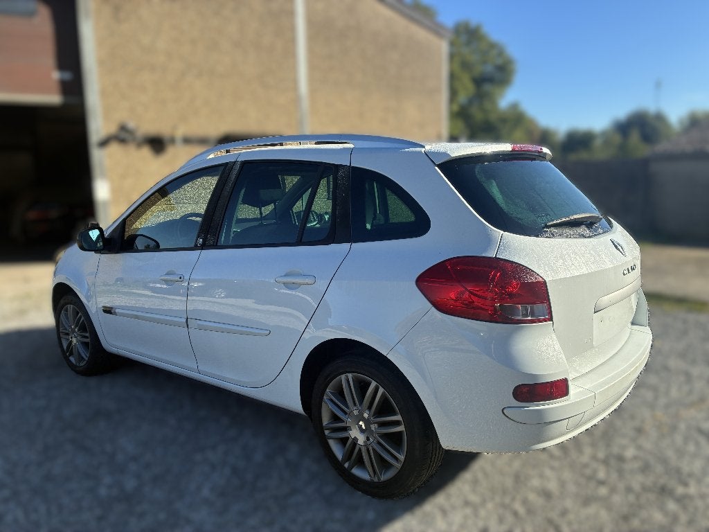 Renault Clio Night and Day 1.1 Essence, Autos, Boîte manuelle, Noir, 5 portes, Particulier