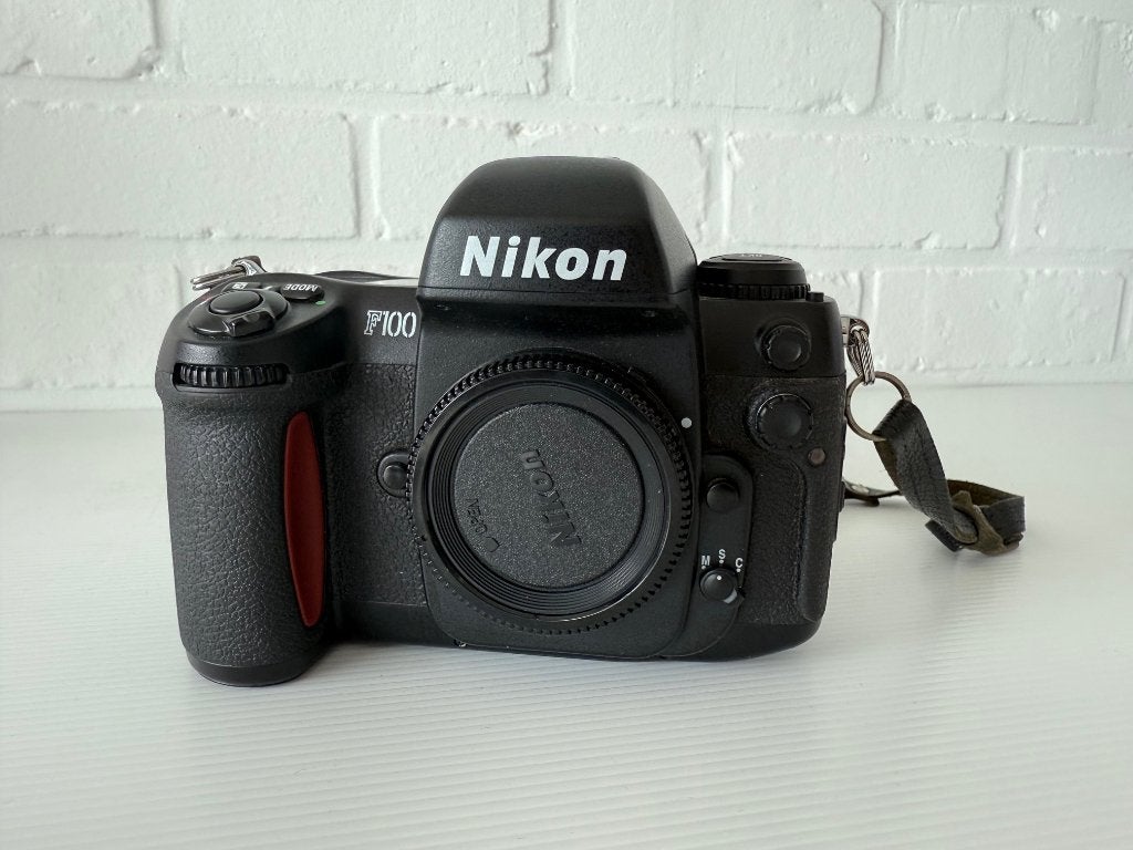 Nikon F100 body +  nieuwe Nikon MB-15 battery pack, Ophalen of Verzenden, Gebruikt, Spiegelreflex, Nikon