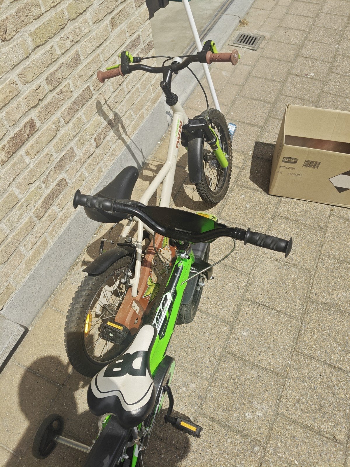 Twee kinderfietsen jongens en een Spiderman step, Fietsen en Brommers, Ophalen