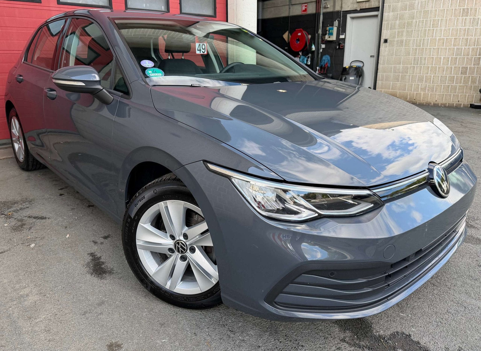 Volkswagen Golf 1.0 TSI Active OPF + CAMÉRA + NAVI, Autos, Argent ou Gris, Achat, Euro 6, Entreprise