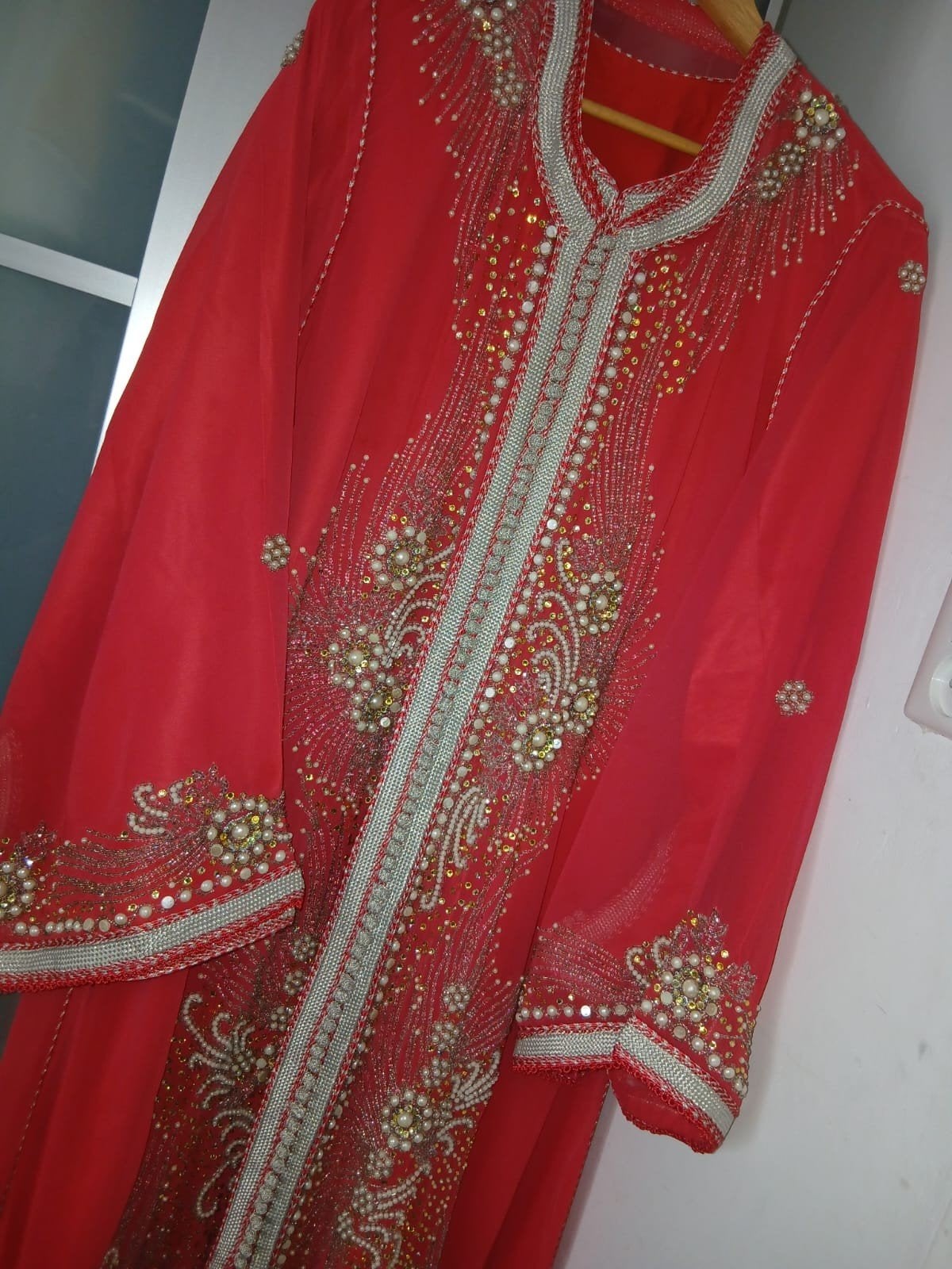 robes ou caftanes marocains, Vêtements | Femmes, Enlèvement