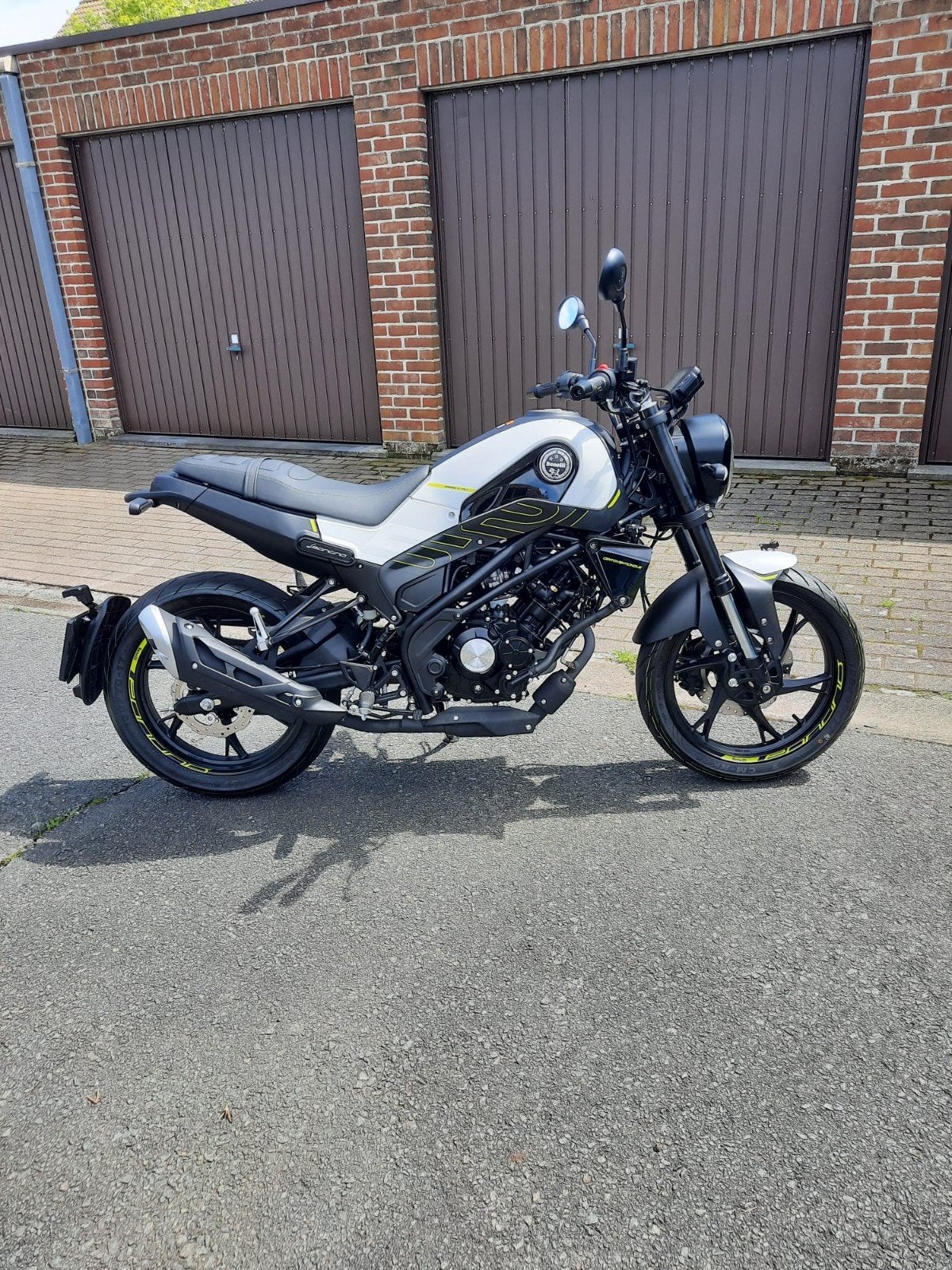 Benelli leoncino 125, Motos, Particulier