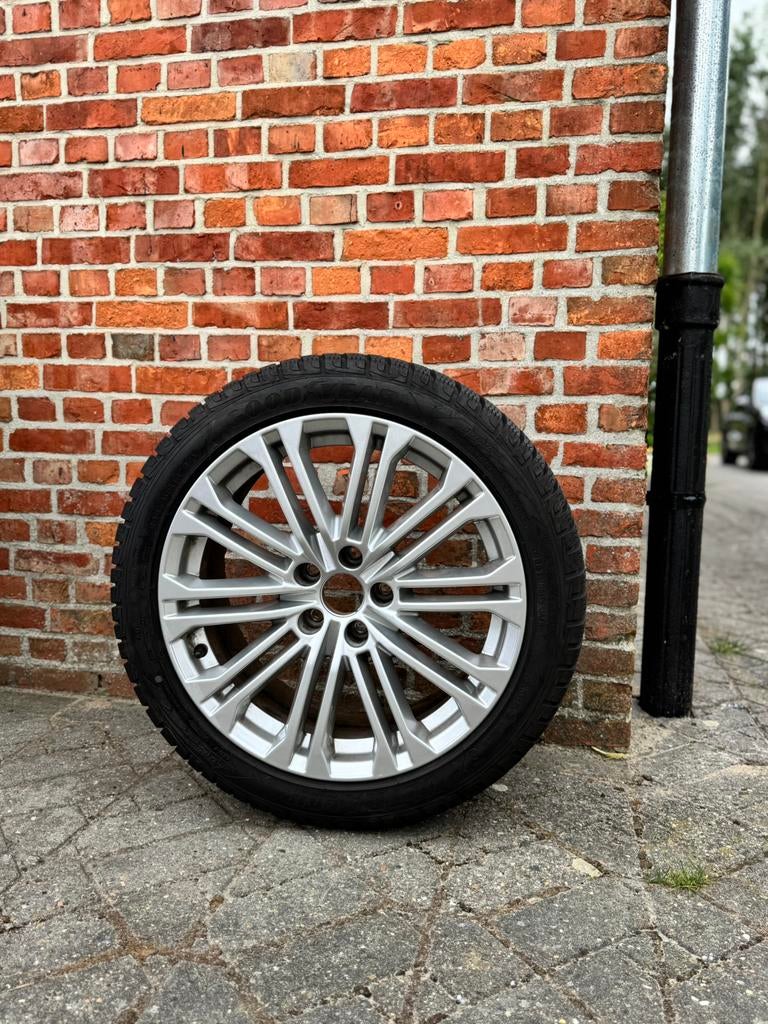 Audi a4/a5 winterset 5mm goodyear 245/40R18, Auto-onderdelen, Banden en Velgen, Ophalen, 18 inch, Winterbanden, Band(en)