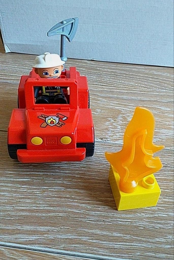Lego duplo legoville 6169 - Le chef des pompiers, Enfants & Bébés, Jouets | Duplo & Lego, Enlèvement ou Envoi, Comme neuf, Ensemble complet