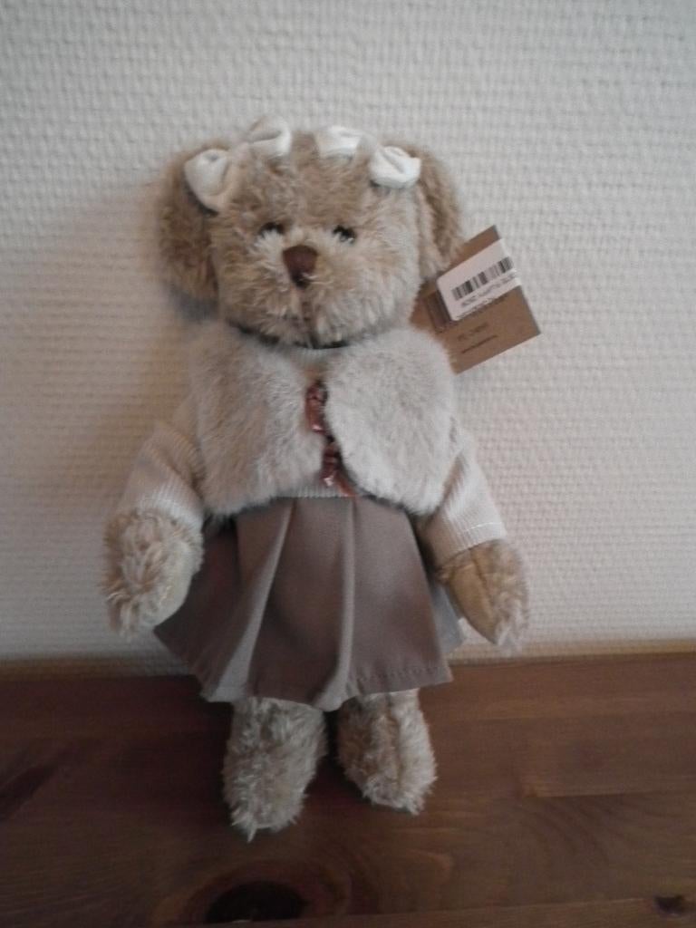 Beige beermeisje + pluizig jasje. 25 cm (La Galleria), Verzenden, Nieuw, Overige typen, Overige merken