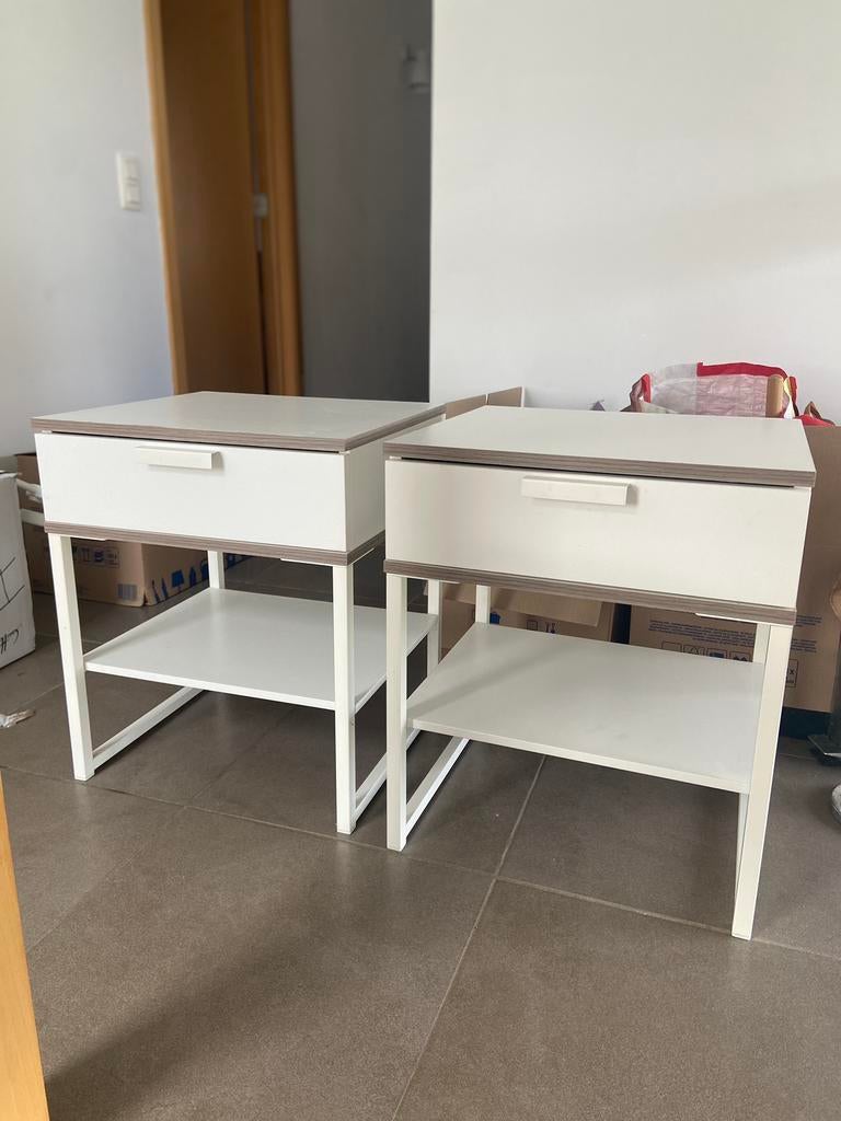 2x table de chevet IKEA TRYSIL, Huis en Inrichting, Ophalen, Overige materialen, Zo goed als nieuw, 45 tot 65 cm