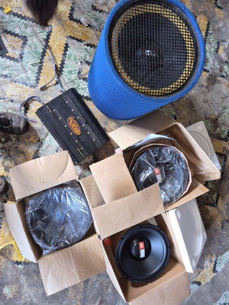 Versterker + subwoofers, Auto diversen, Autospeakers, Ophalen