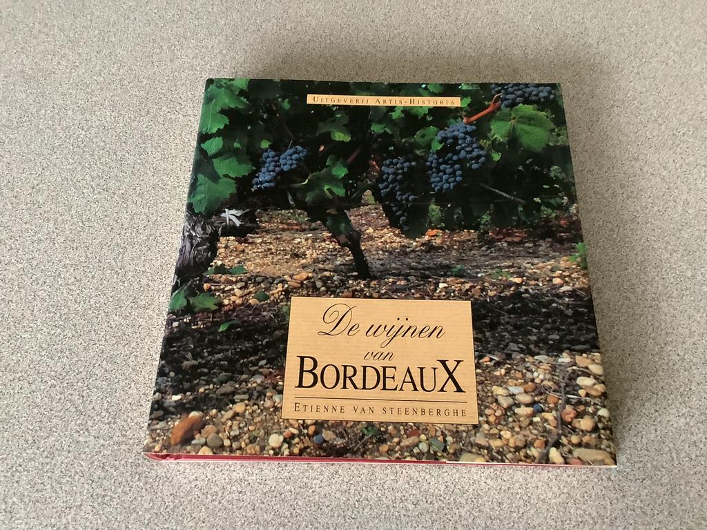 De wijnen van Bordeaux  / code 013801177, Enlèvement ou Envoi, Comme neuf