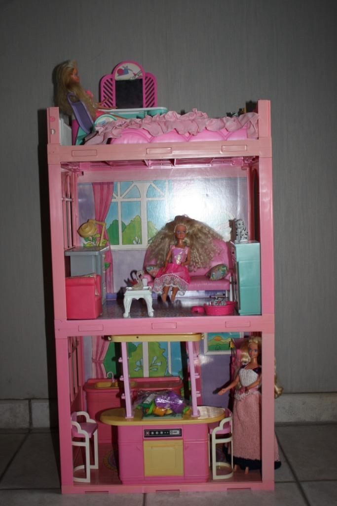 barbie poppenhuis 5 met afgebeelde meubels en poppen, Ophalen, Gebruikt, Poppenhuis