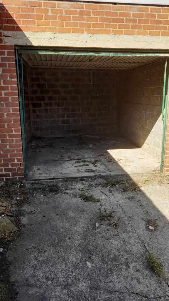 Garage pour 1 voiture à Marchienne au pont, Charleroi