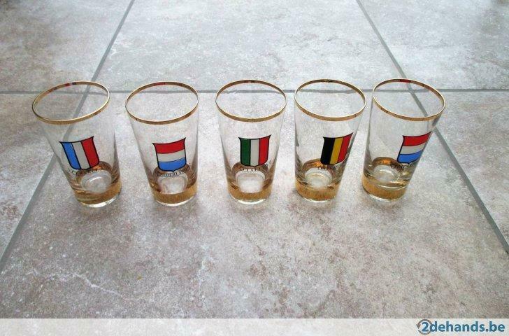 5 glaasjes met Europese vlaggen, Antiek en Kunst, Ophalen of Verzenden