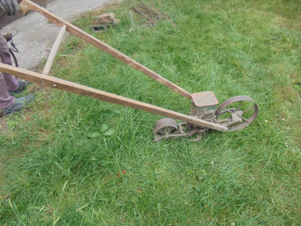 antieke zaaimachine Planet Jr, Ophalen, Gebruikt