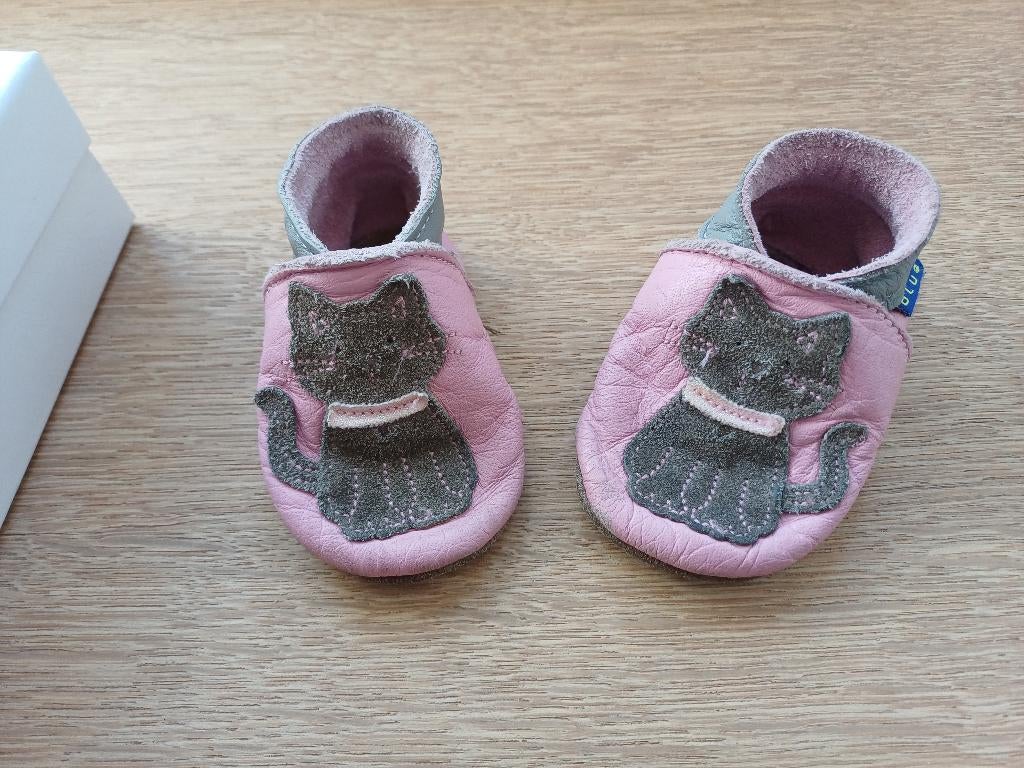Inch blue babyslofjes maat S (= maat 18), Kinderen en Baby's, Babykleding | Schoentjes en Sokjes, Gebruikt, Meisje, Slofjes, Ophalen of Verzenden
