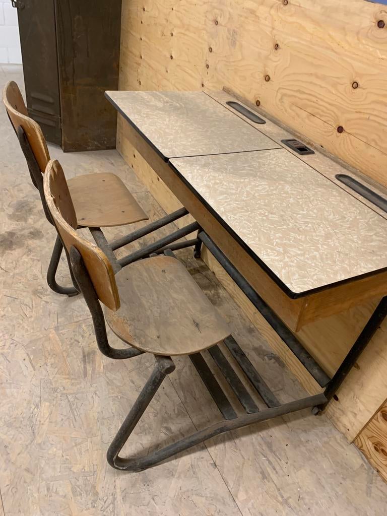 Bureau d'école à l'ancienne, Enlèvement, Utilisé, Table(s) et Chaise(s)