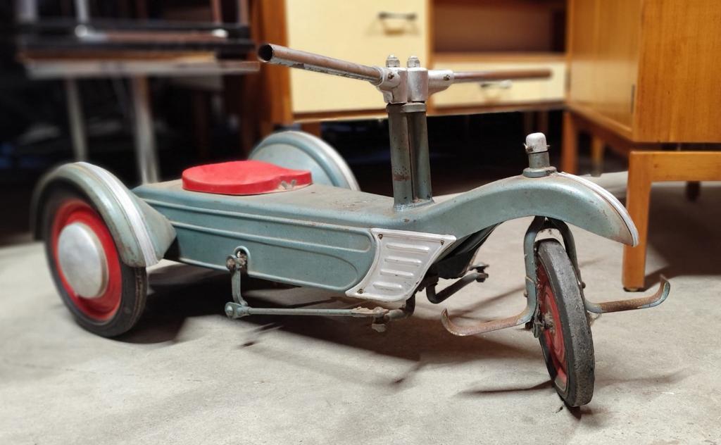 Retro.vintage driewieler roeifiets jaren 50, Ophalen