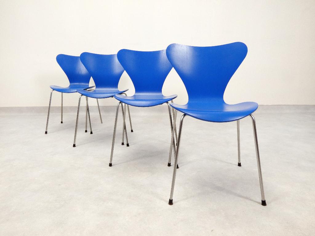 4 butterfly stoelen - Arne Jacobsen - Fritz Hansen, Enlèvement ou Envoi, Utilisé, Bois, Bleu
