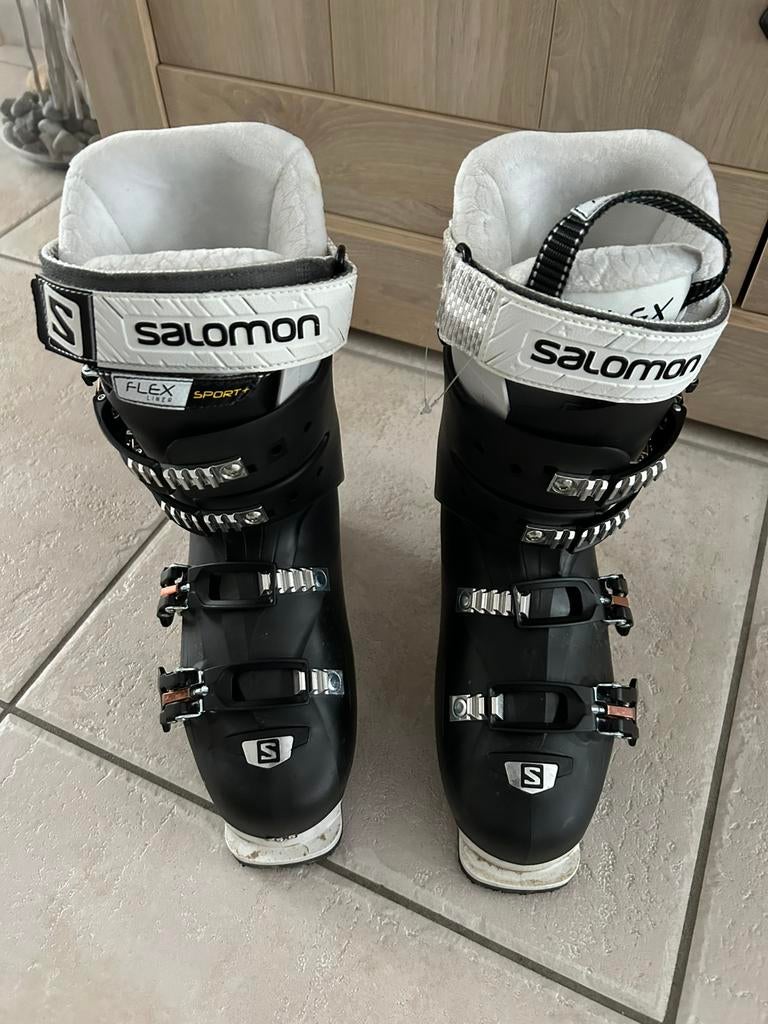 Salomon skischoenen dames 25.5, Sport en Fitness, Ophalen, Zo goed als nieuw, Salomon