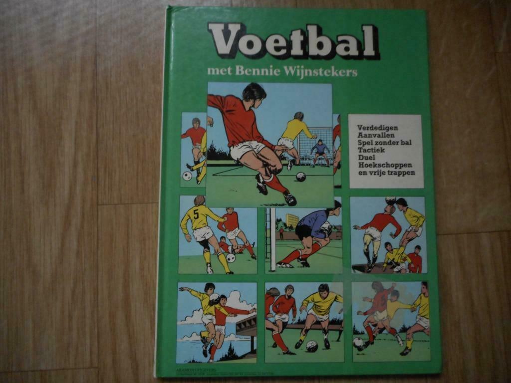 VOETBAL STRIP MET BENNY WIJNSTEKERS, Ophalen of Verzenden, Zo goed als nieuw, Spel