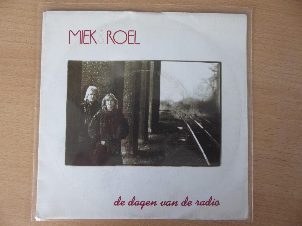 MIEK & ROEL = L'ÉPOQUE DE LA RADIO/CAFARD-CAFARD (SINGLE), Enlèvement ou Envoi, Comme neuf, En néerlandais
