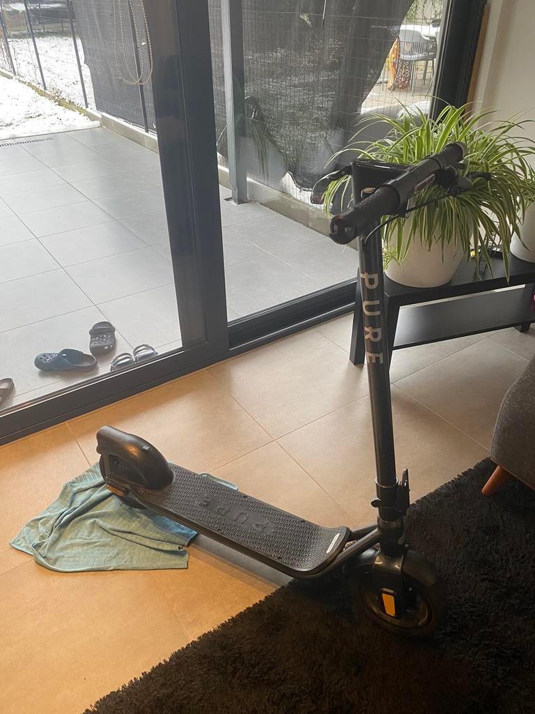 Pure Air Pro +, e-step perfecte staat, +1 jaar garantie, Fietsen en Brommers, Ophalen, Nieuw, Elektrische step (E-scooter)