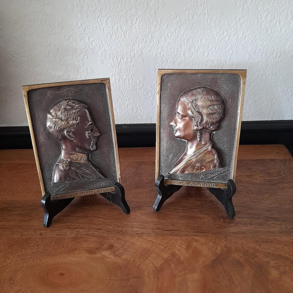 2 bronsen portretplaquette, Astrid&Leopold |||, Antiek en Kunst, Ophalen