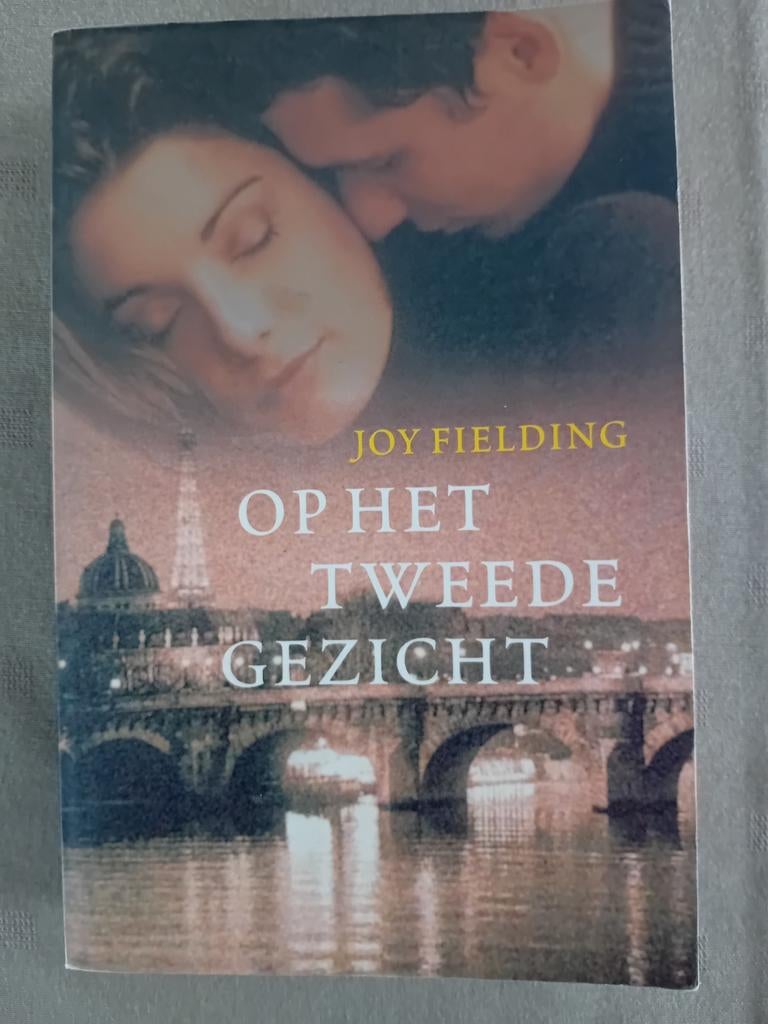 Joy Fielding - Op het tweede gezicht, Ophalen of Verzenden, Gelezen, Joy Fielding