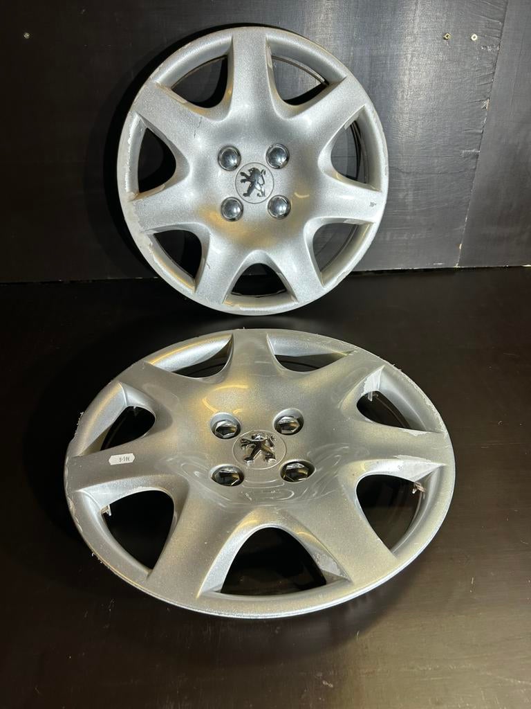 2 enjoliveurs Peugeot 307,308,207,208 partner 15", Autos : Divers, Enjoliveurs, Utilisé, Enlèvement ou Envoi