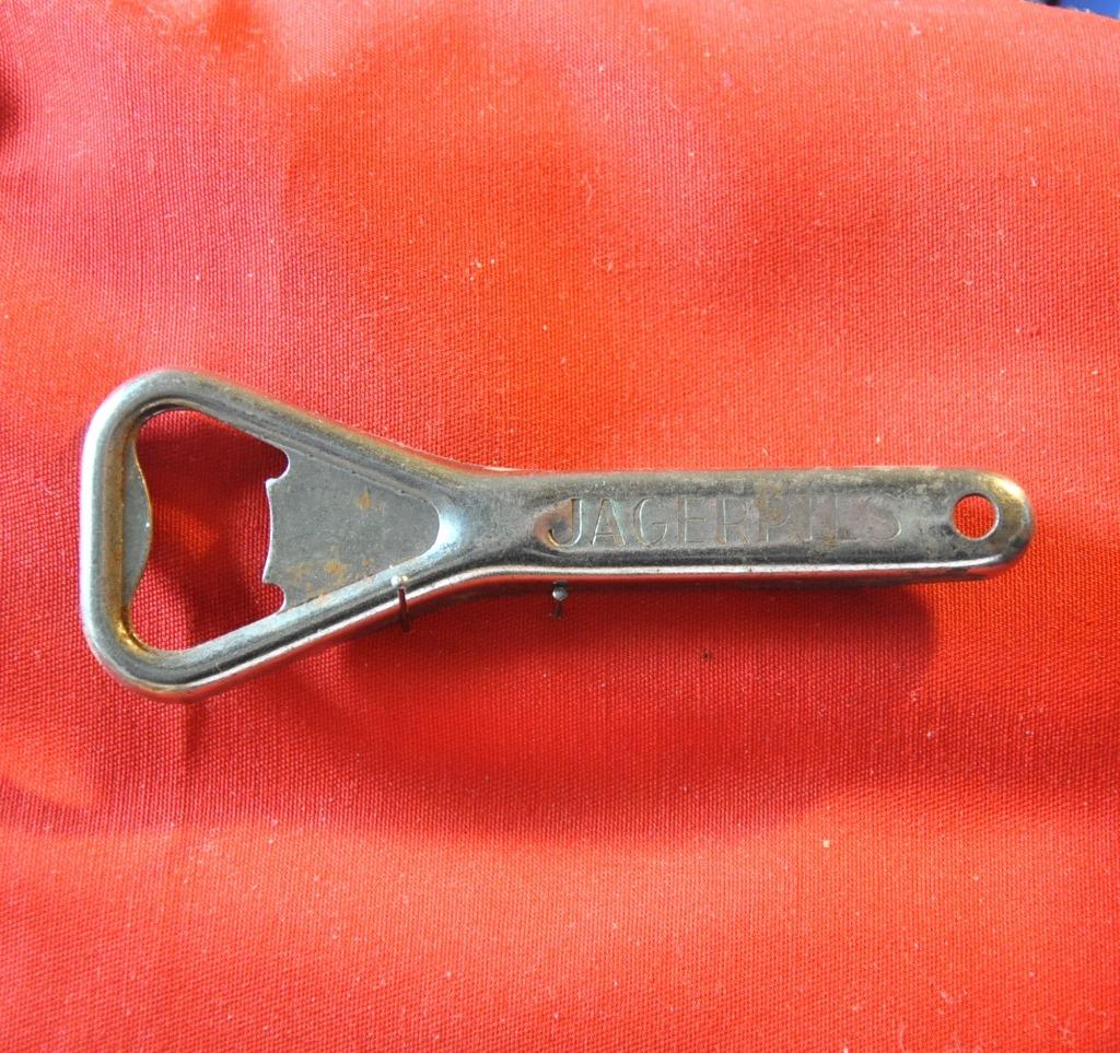 ancien decapsuleur en metal jagerpils (x2091), Ophalen of Verzenden, Gebruikt, Flesopener, Overige merken