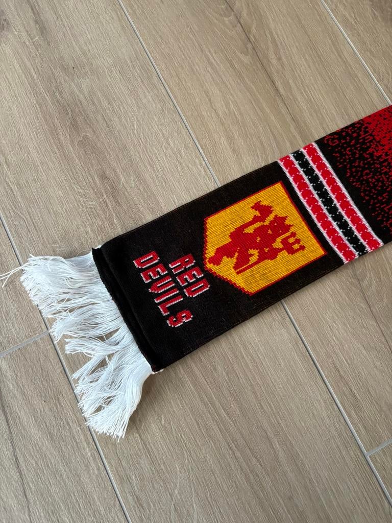 Retro sjaal Manchester United reds - 150x17cm, Enlèvement, Comme neuf, Fanion ou Écharpe