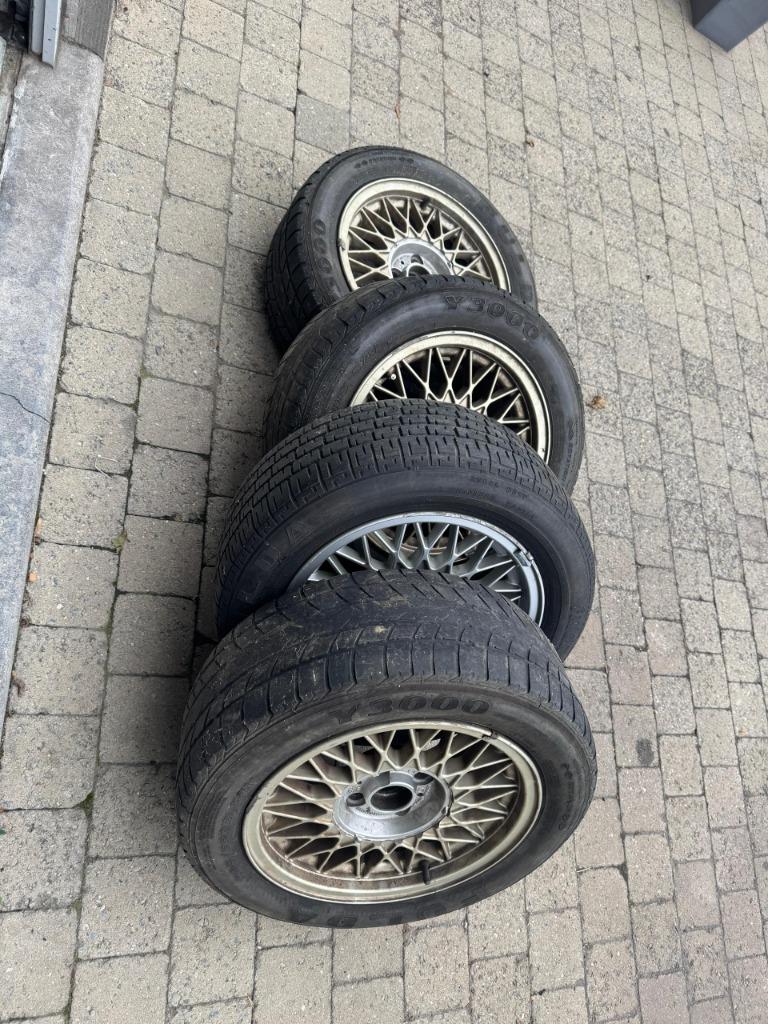 bmw e30 BBS 4x jantes 4x100 15" et24 original BBS avec pneus, 15 pouces, Enlèvement ou Envoi, Pneus été, 205 mm