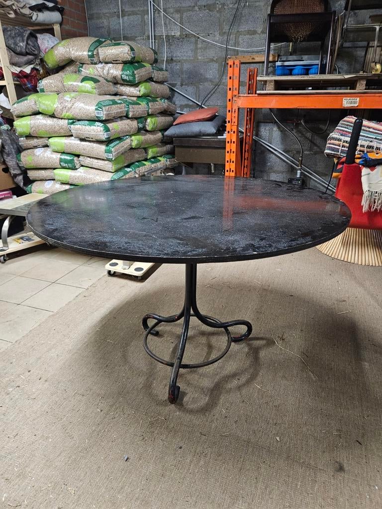 Ronde eettafel met metalen voet, Ophalen, Gebruikt, Metaal