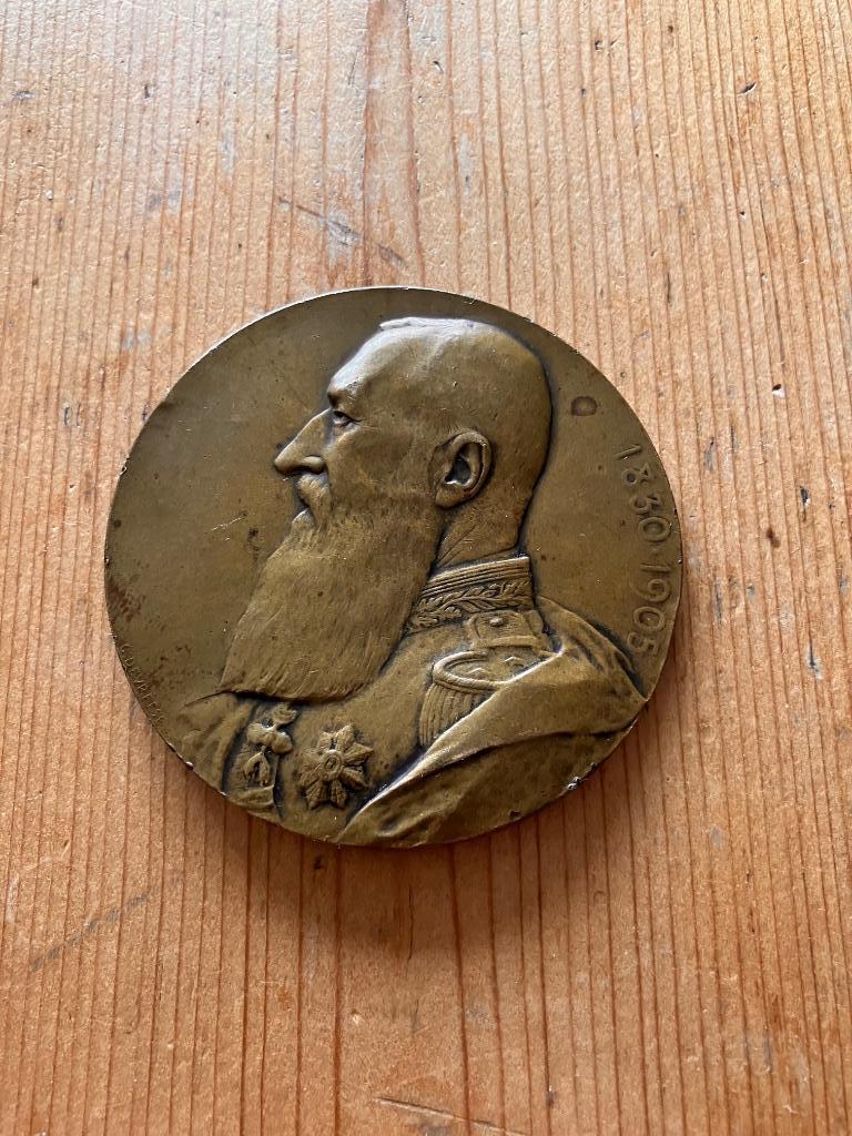 Médaille Léopold, Enlèvement
