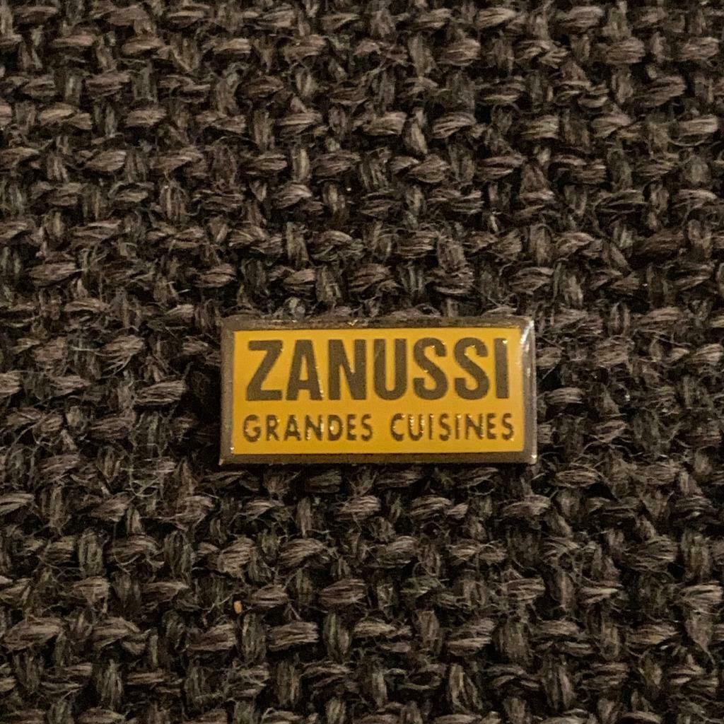 PIN - ZANUSSI - GRANDES CUISINES, Verzenden, Gebruikt, Merk, Speldje of Pin