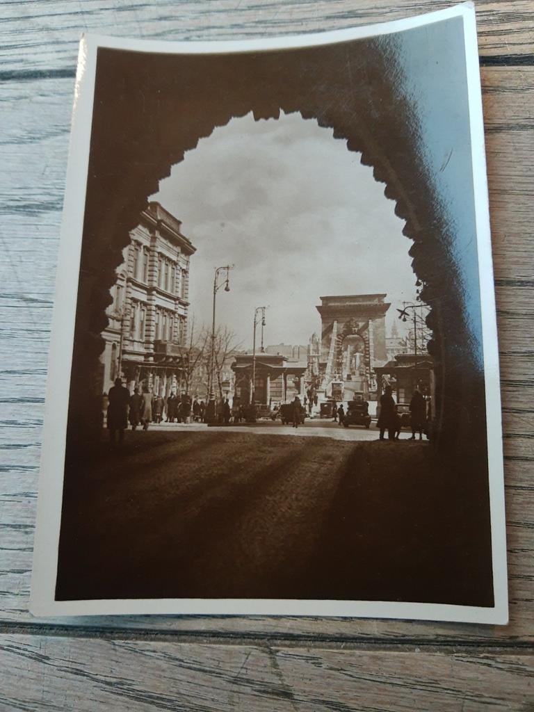 Ancienne photo du « pont suspendu » de Budapest, avec de trè, Enlèvement ou Envoi