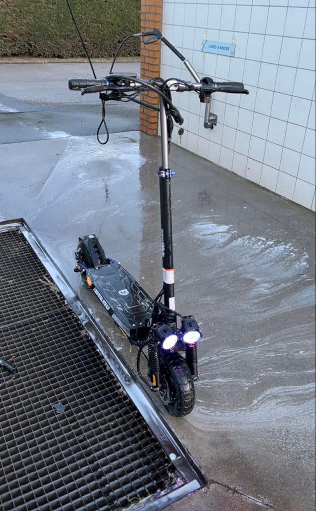 Trotinettes electrique ecross pro dual motor bleu, Ophalen, Zo goed als nieuw
