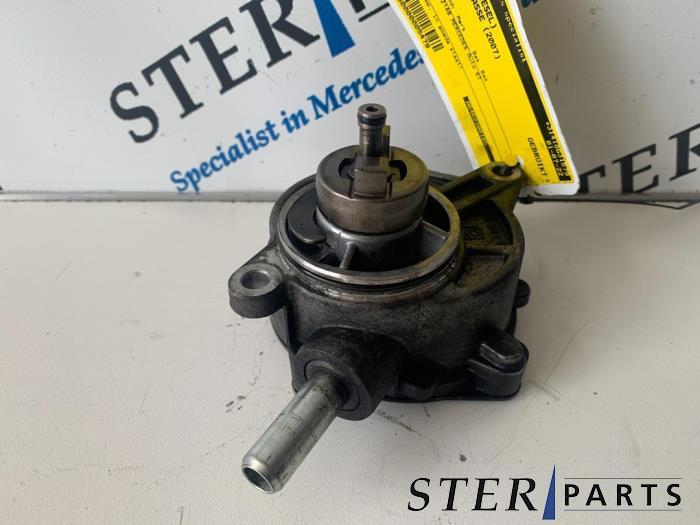 Vacuumpomp (Diesel) van een Mercedes C-Klasse, Auto-onderdelen, Motor en Toebehoren, Mercedes-Benz, Gebruikt, 3 maanden garantie
