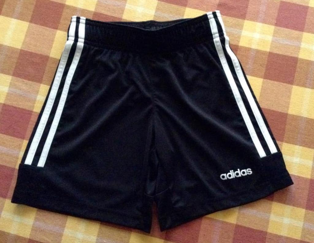 Short garçon A.d.i.d.a.s. de 7-8 ans/128 cm, Enfants & Bébés, Vêtements enfant | Taille 128, Enlèvement ou Envoi, Autres types