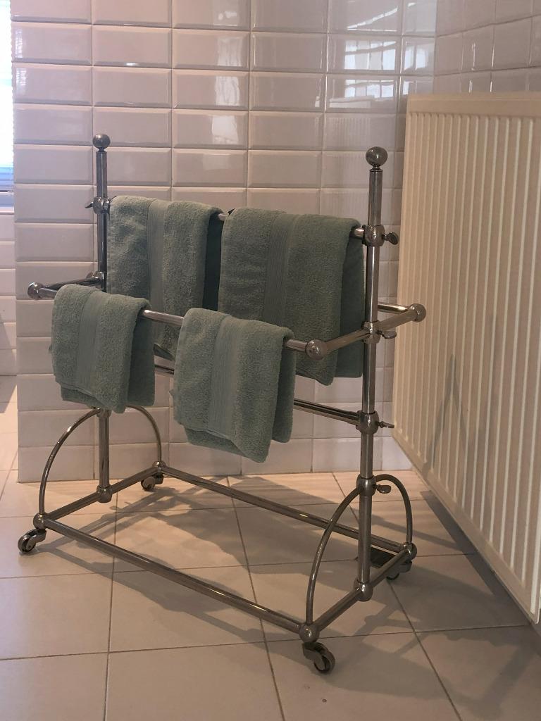 Handoekhouder en cosmeticaspiegel, Enlèvement, Utilisé, Porte-serviettes