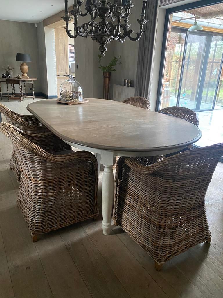 Massief eiken tafel, uittrekbaar, Ophalen, Zo goed als nieuw, Ovaal