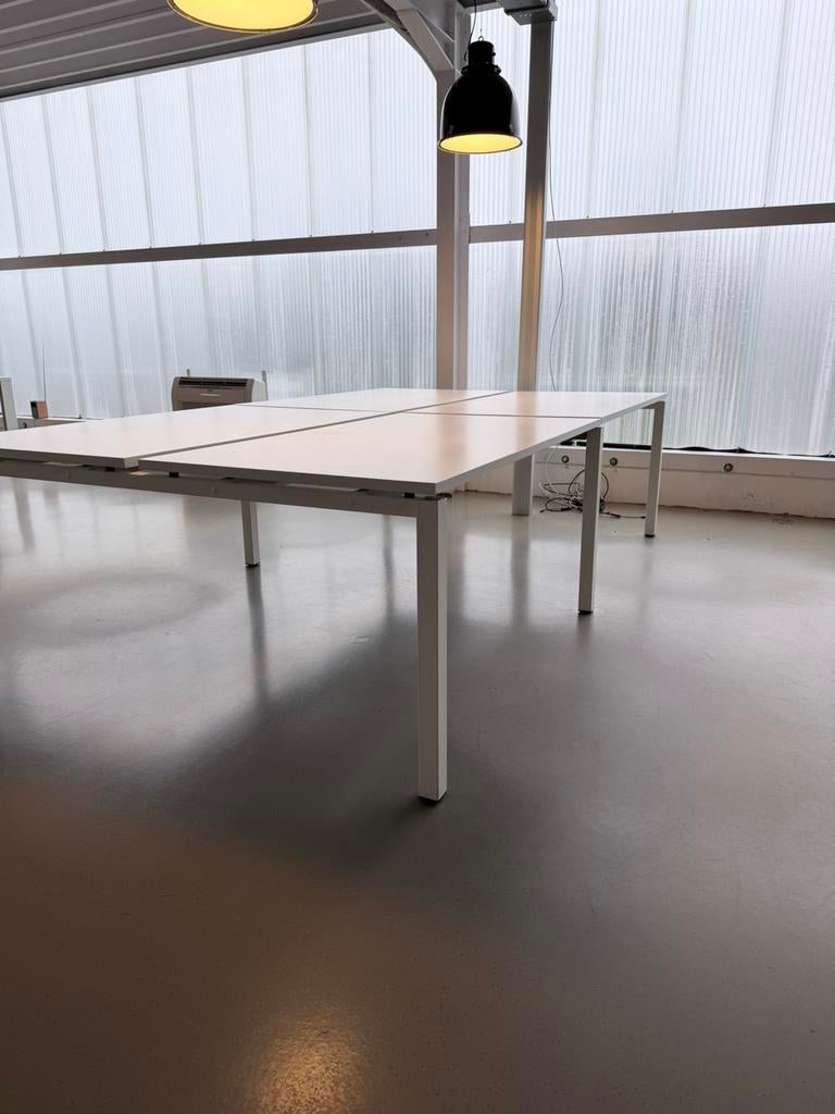 Bureau eiland voor 4 personen, Ophalen, Bureau