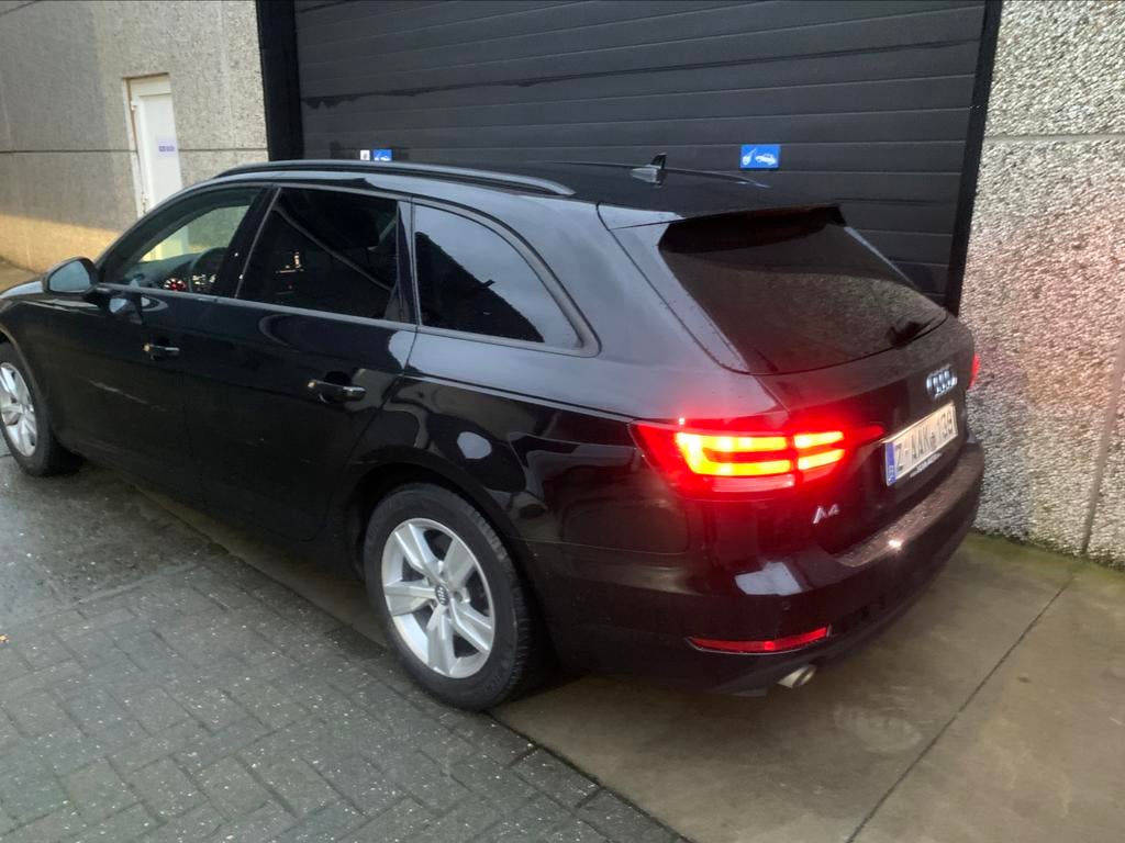 Audi A4 avant 1,4tfsi 6v+gps+Xenon+trekhaak, Auto's, Voorwielaandrijving, Stof, 4 cilinders, A4